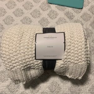 NEW Chenille Throw Blanket Cream White Knit